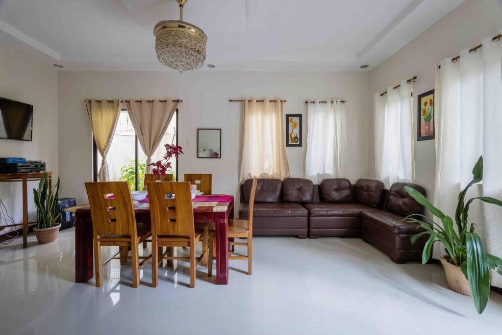 Four Bedroom Staycation House In Tagaytay Tagaytay City Εξωτερικό φωτογραφία